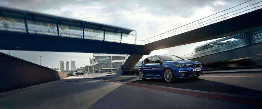  Peugeot 308 GT 2017 года  (WW) (фото 5 из 18)